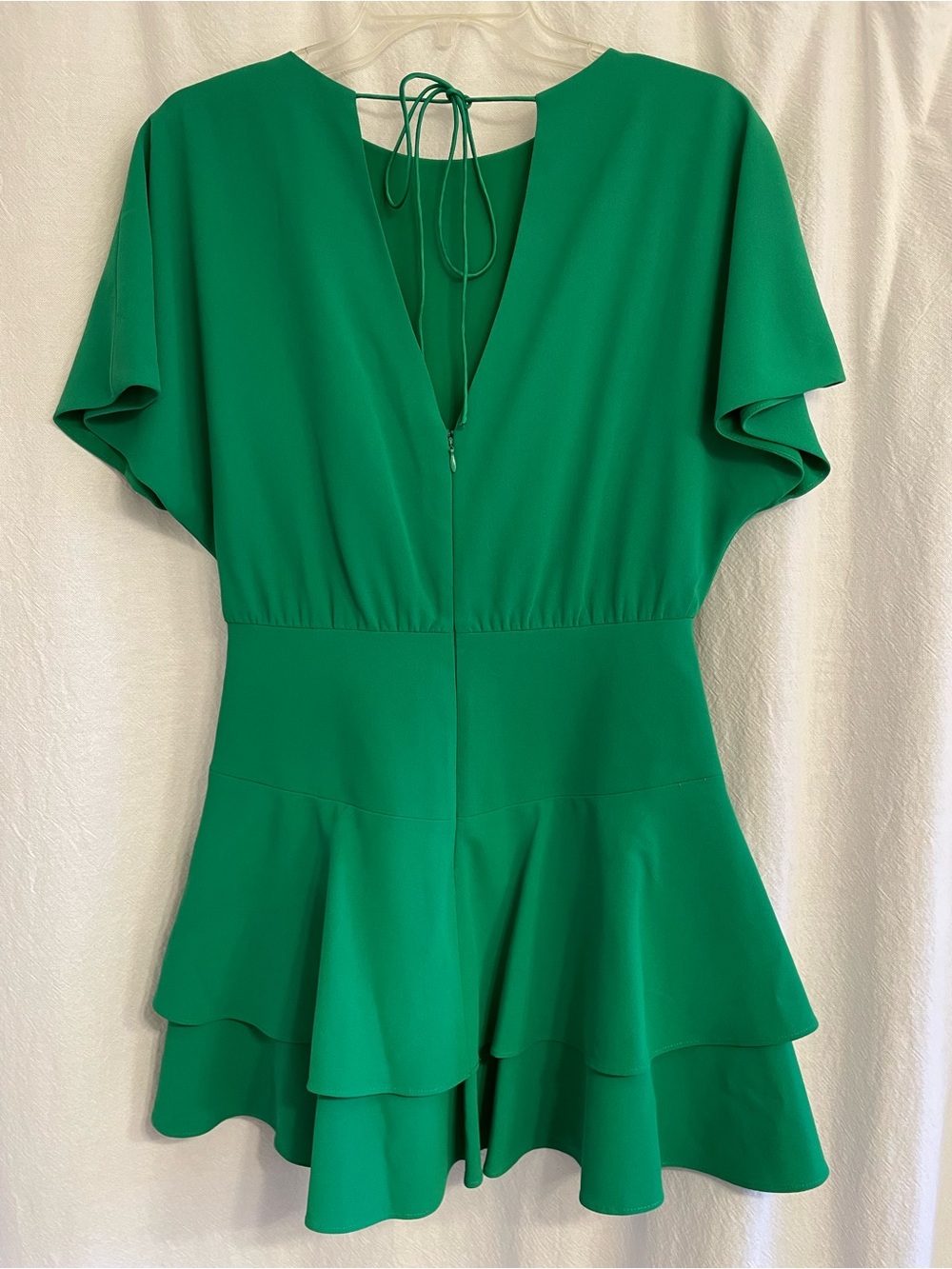 Alice + Olivia “Palmira” Green Tiered Ruffle Mini Dress, size 6 - Picture 5 of 11